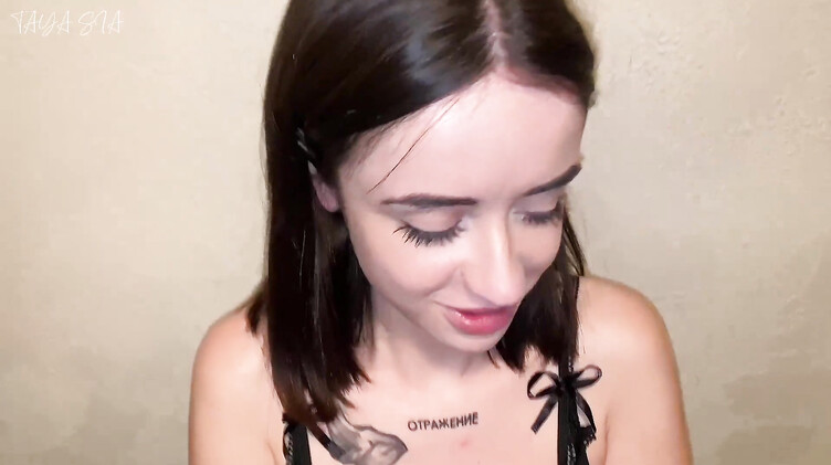 В лифчике: Сводный брат трахнул в презервативе и кончил в рот сестренке