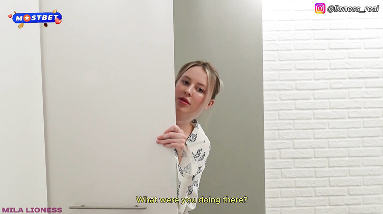 Mila Lioness: Забыла про парня, когда пальцы и хуй сводного брата оказались в пизде