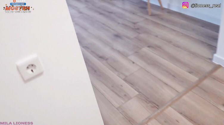 Сводная сестра попросила оценить ее ночнушку и заодно отдалась брату