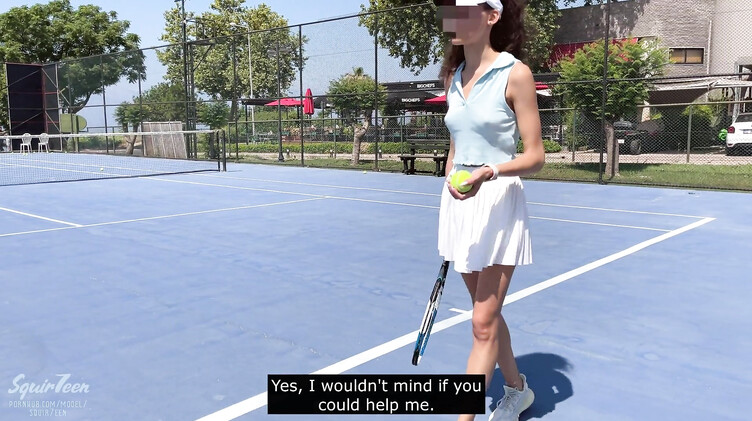 Тренер кончает теннисистке под шорты после ебли