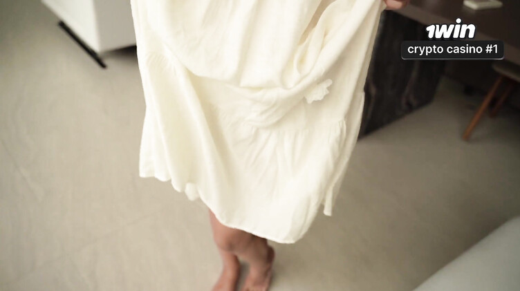 Lil Karina: Молодая казашка кончает от ебли раком со шлепками