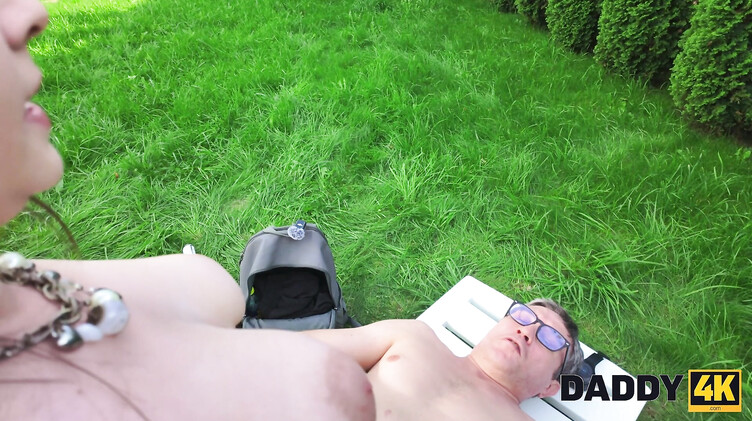 Дед на даче трахнул жену сына при куколде