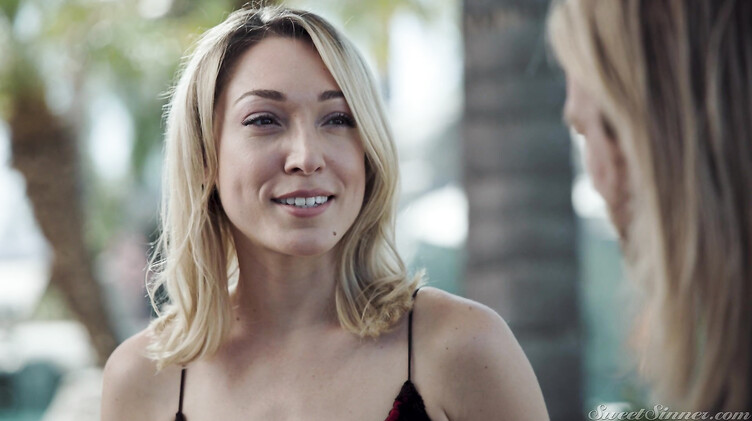 Волосатый тип прожаривает пианистку со сливом на мохнатку