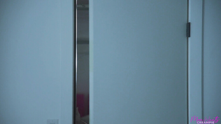 Минет: Мачеха пиздой снимает стресс пасынку со спермотоксикозом