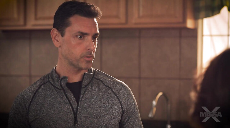 Axel Haze: У парня не встал и латинка насадилась на хуй отчима