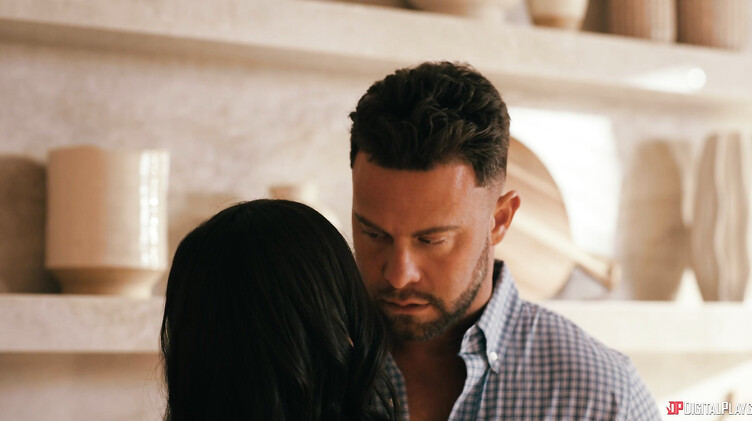 Любовник: Любовник брутально трахает замужнюю в глотку и анал