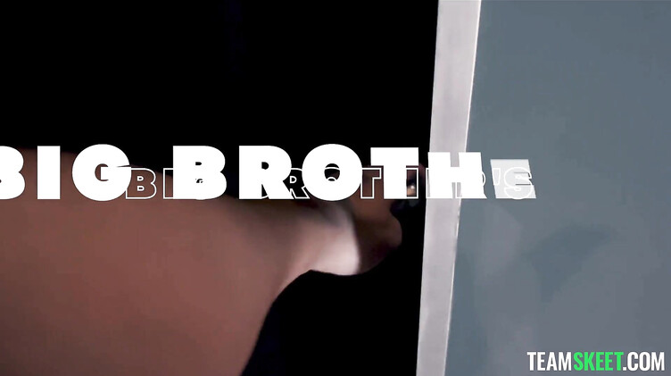 Блондинки: Закадрил молодую татуированную латинке на йоге и трахнул в квартире