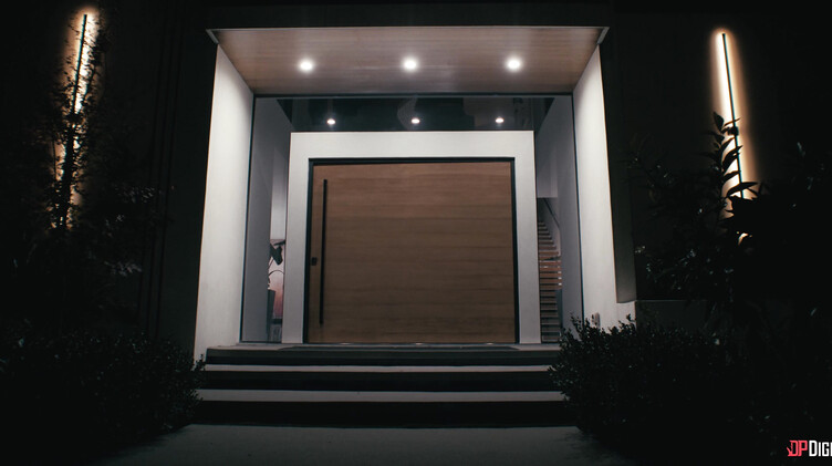 Интимная стрижка: "Под ножом", эпизод 1: пластический хирург Мик Блю изменяет жене со своей молодой ассистенткой