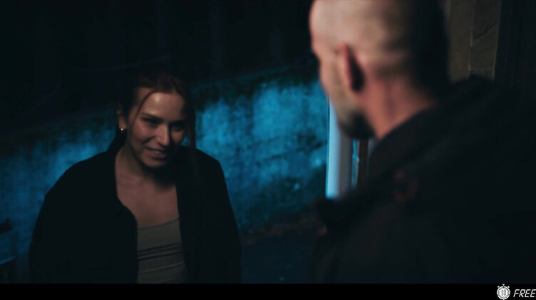 Заморозка времени: бомж ебет телку с битой до оргазма